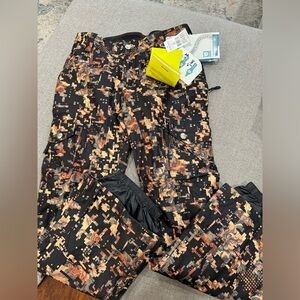 NEW Burton digital camo flowers snow pants